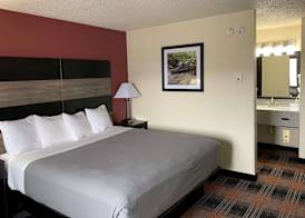 Baymont by Wyndham Waupun 5