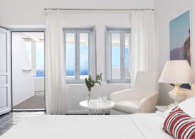 Lilium Hotel Santorini 3