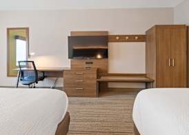 Holiday Inn Express & Suites MACON NORTH by IHG 3