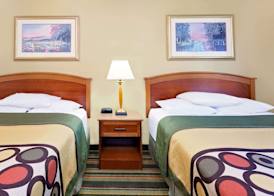 Super 8 by Wyndham Mt. Pleasant 5