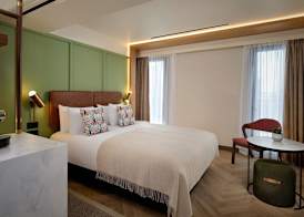Piccadilly Central Apartments by MAX 5