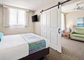HEART of WAIKIKI,1BDRM,FREE PARKING, WIFI,NO RESORT FEES,YOUTUBE,NETFLIX ! 4