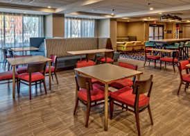 Hampton Inn Fresno Airport 3