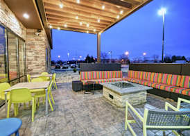 Home2 Suites By Hilton Beloit 3