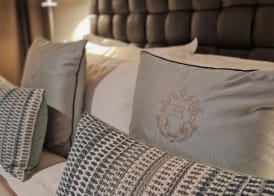 Elegance Room 5