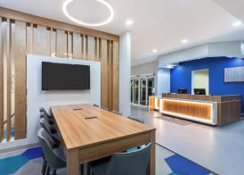 Microtel Inn & Suites Columbus North 4