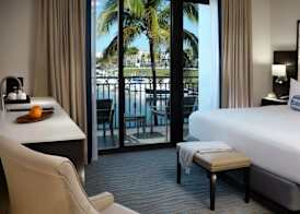 Naples Bay Resort and Marina 4