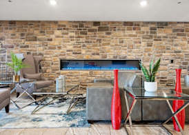 Cobblestone Hotel & Suites - Austin 5