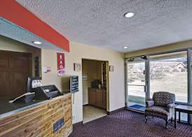 Econo Lodge Near Bluefield College 2