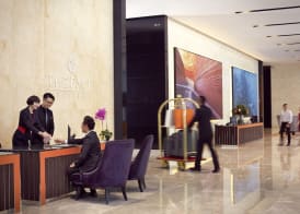 THE FACE Suites Hotel 3