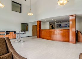 Red Lion Inn & Suites Des Moines 4