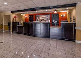 SureStay Plus Hotel by Best Western Alvin 4