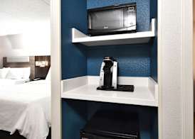 Holiday Inn Express & Suites GREENSBORO-(I-40 @ WENDOVER) by IHG 4