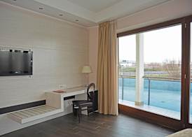 S Hotel 4