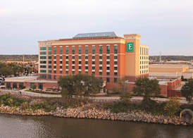 Embassy Suites by Hilton E Peoria Riverfront Conf Center 3