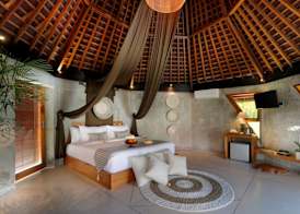 The Sender Pool Suites 4