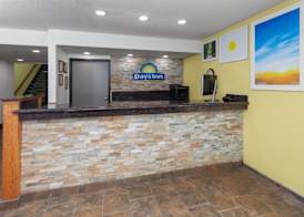 Days Inn by Wyndham Mason City 3