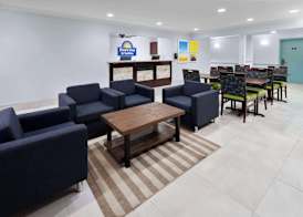 Days Inn & Suites by Wyndham Siler City 4