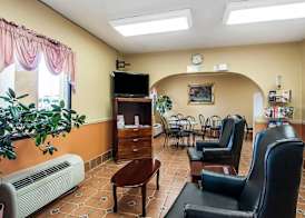 Econo Lodge Inn & Suites Tuscaloosa I-20 4
