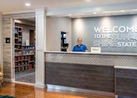 Hampton Inn & Suites Amelia Island-Historic Harbor Front 5
