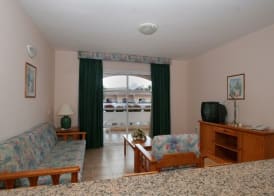 Apartamentos Jardín del Conde 4