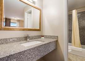 Americas Best Value Inn Refugio 4