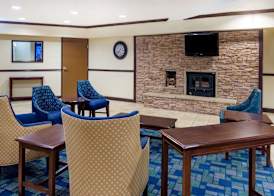 Days Inn & Suites by Wyndham Bridgeport - Clarksburg 2