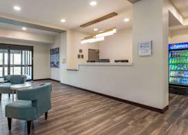 MainStay Suites Milwaukee-Franklin 4