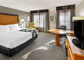 La Quinta by Wyndham Macon 5