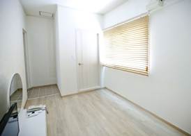 Ari House 5