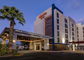 Hampton Inn San Antonio-Downtown (River Walk) 2