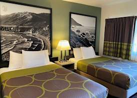 Super 8 by Wyndham Monterey 3