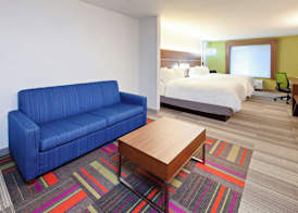 Holiday Inn Express & Suites CLOVIS-FRESNO AREA by IHG 5