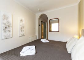 Arden Guest House, Craigmillar Castle Edinburgh 4
