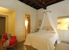 Piazzetta de' Monti Suites 3