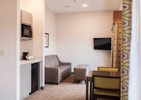 Holiday Inn Express & Suites SWEETWATER by IHG 3