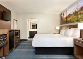 Days Inn & Suites by Wyndham Anaheim At Disneyland Park 4