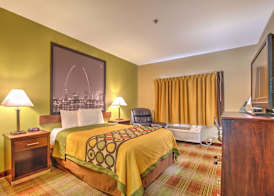 Super 8 by Wyndham Waterloo 5