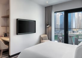 Vida Dubai Marina & Yacht Club 5