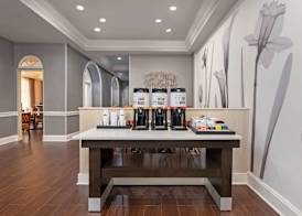 Hampton Inn & Suites Stamford 4