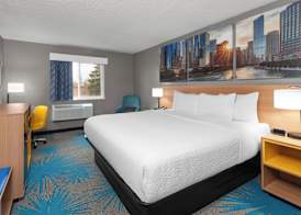 Days Inn by Wyndham Waukegan Great Lakes-Free Breakfast and Naval Base Shuttle 2
