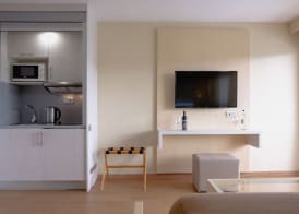 HL Suite Nardos - Only Adults 5