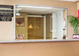 Econo Lodge Columbus West 2