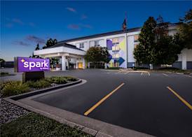 Spark by Hilton Green Bay 4
