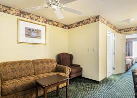 Country Inn & Suites by Radisson, Elkhart North 5