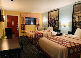 Super 8 by Wyndham Cincinnati-Springdale OH 4