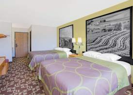 Super 8 by Wyndham Independence IA 5