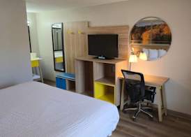 Days Inn by Wyndham Scottsboro AL 2