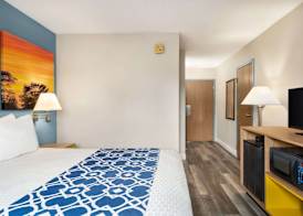 Days Inn by Wyndham Canastota Verona 5