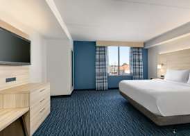 Holiday Inn Express & Suites NORFOLK AIRPORT by IHG 4